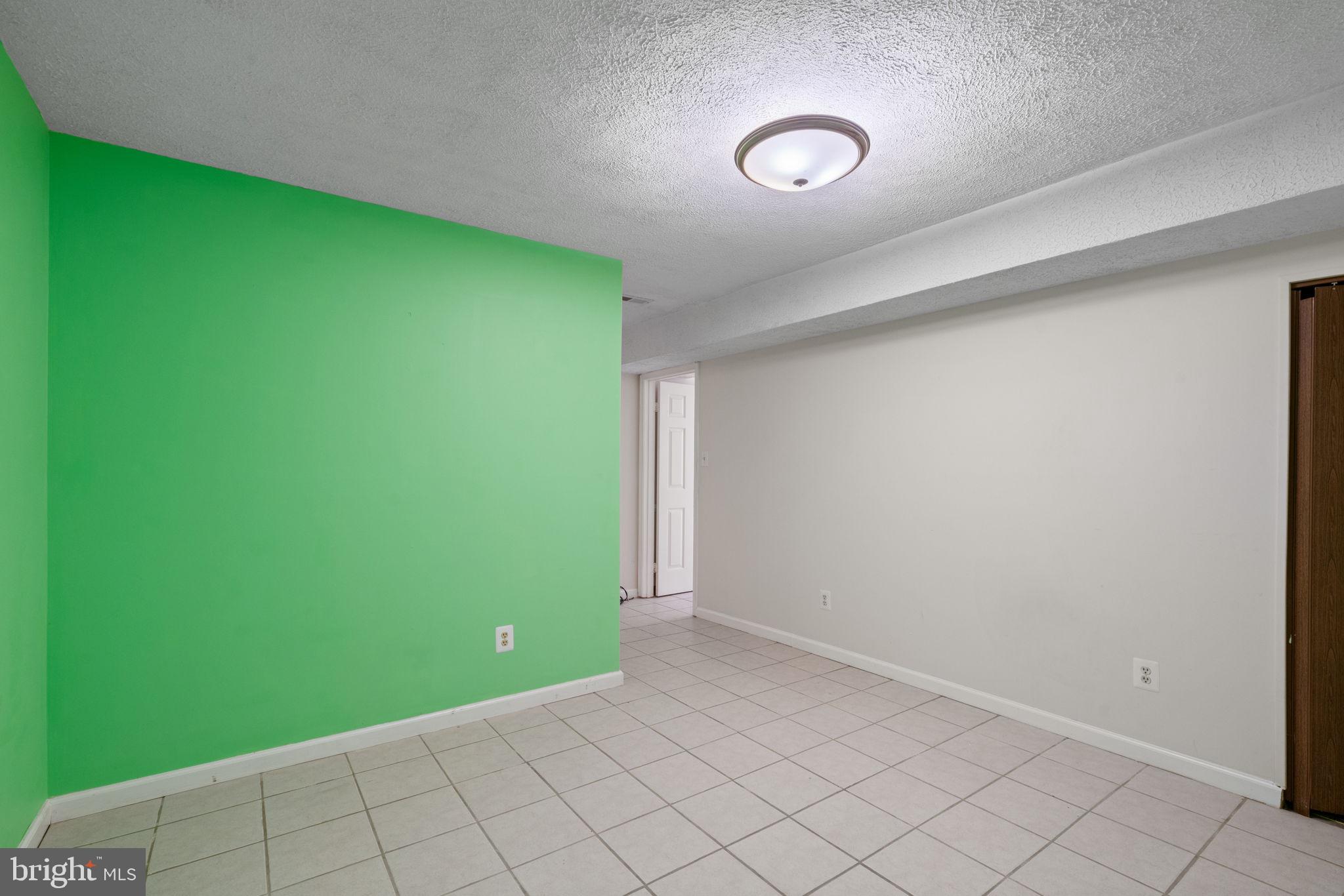 8213 Honeysuckle Road Manassas, VA 20112 - Photo 44 of 70 Gallery Image 44