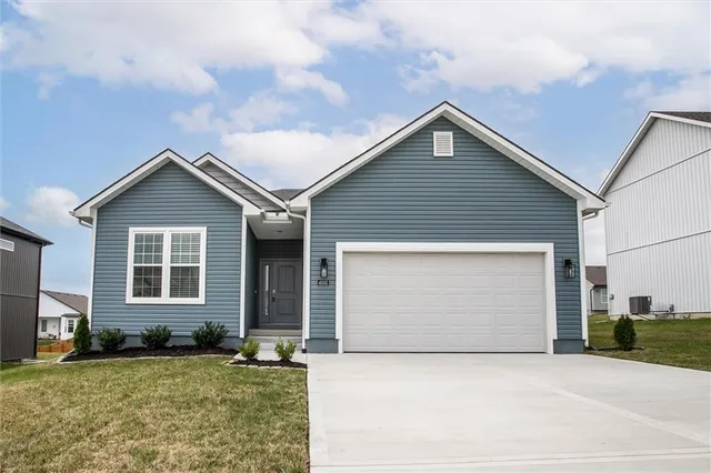 $409,900 | 4005 Northwest 96th Street, Kansas City, MO 64154