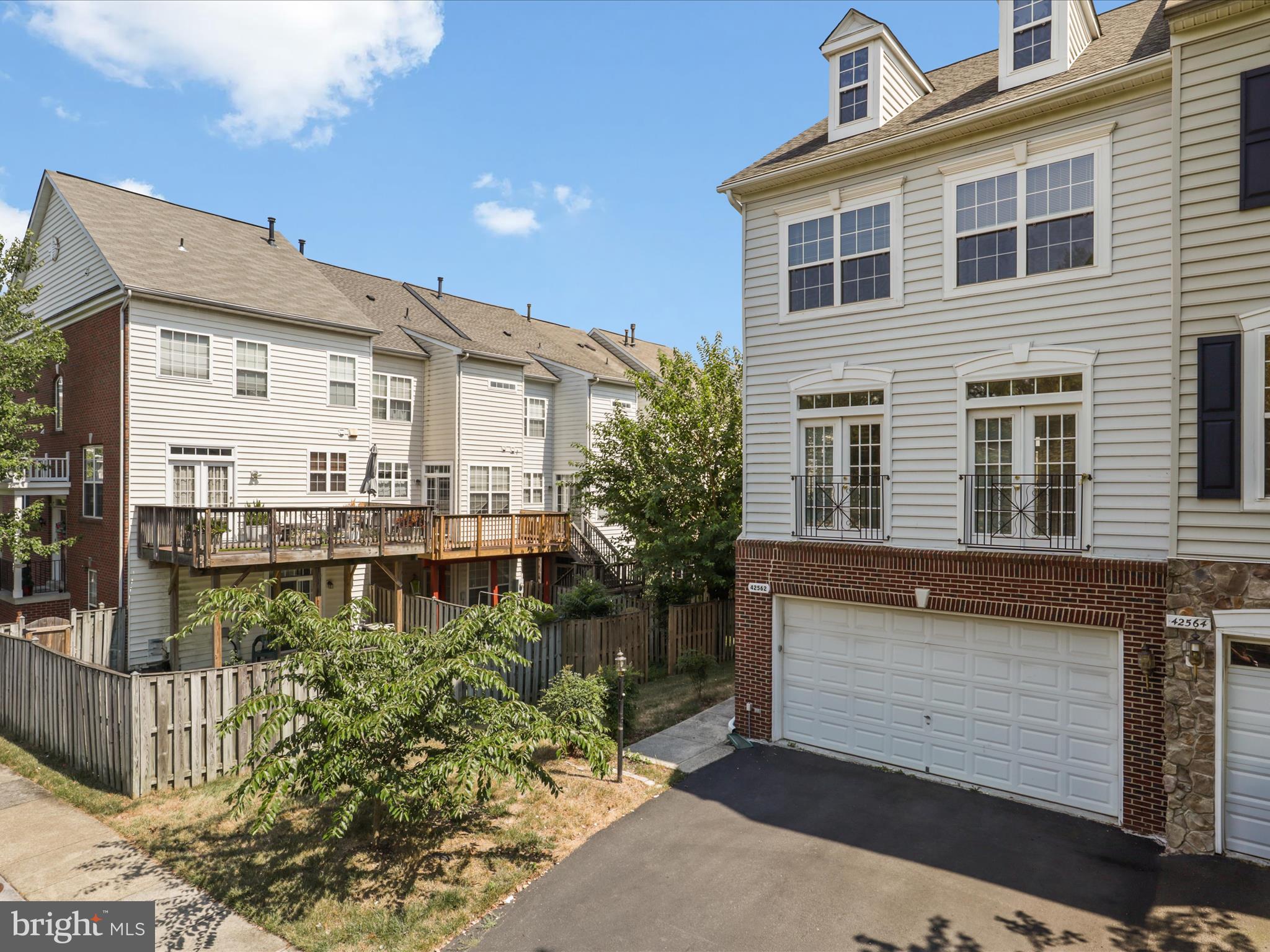 42562 Magellan Square Brambleton, VA 20148 - Photo 2 of 72