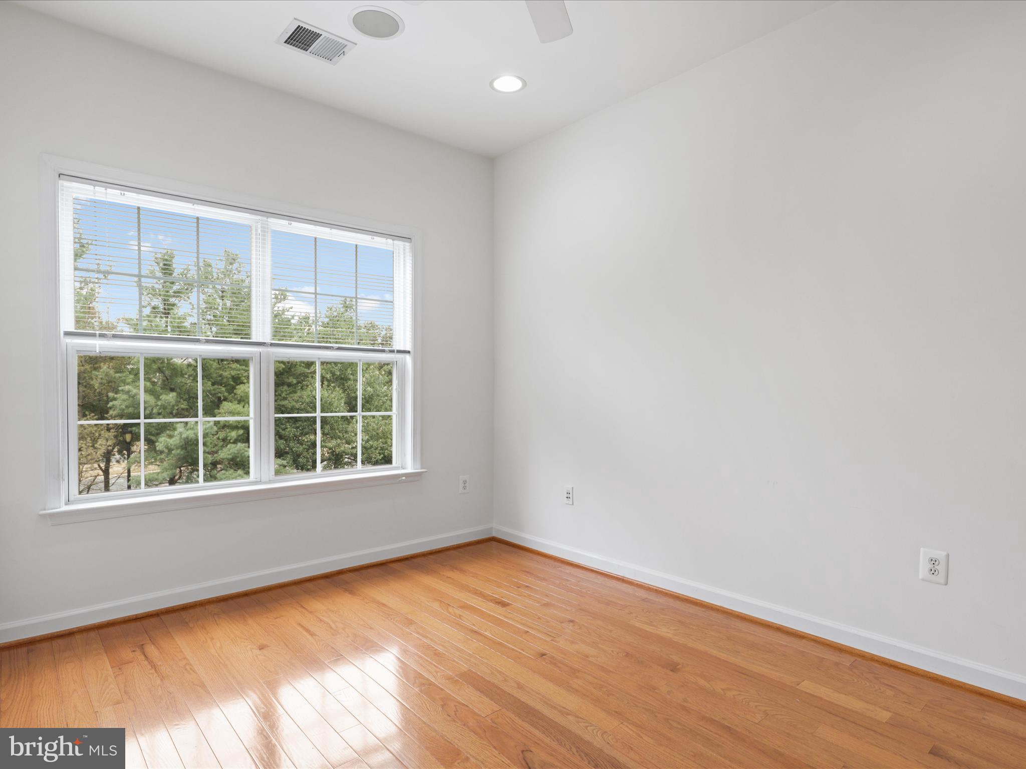 42562 Magellan Square Brambleton, VA 20148 - Photo 27 of 72