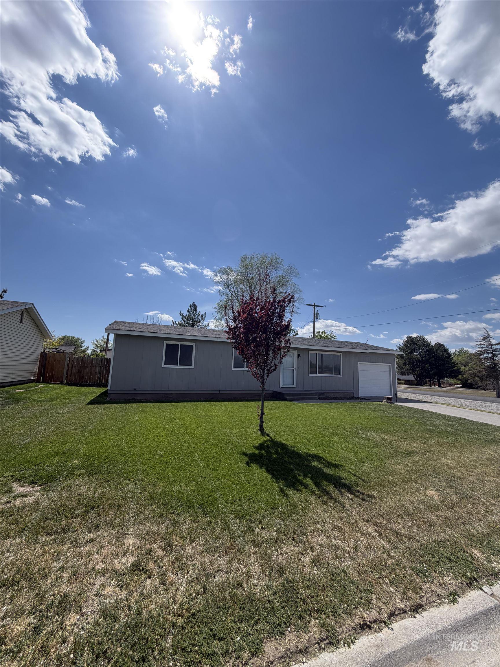 101 Sunset Circle Buhl, ID 83316 - Photo 2 of 34