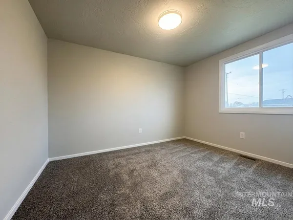 $285,000 | 101 Sunset Circle, Buhl, ID 83316