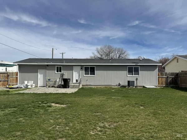 $285,000 | 101 Sunset Circle, Buhl, ID 83316