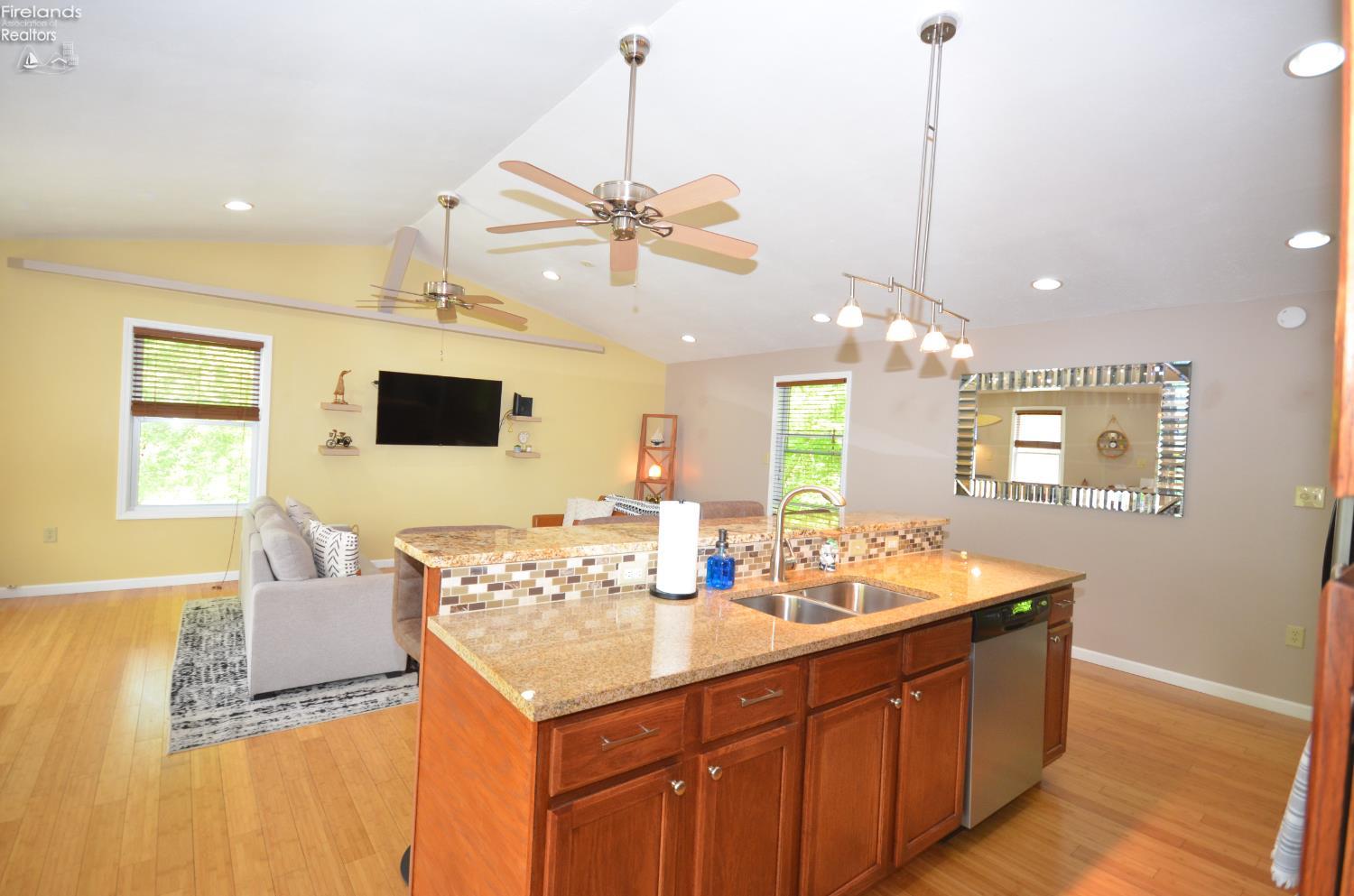 765 Riverside Drive Vermilion, OH 44089 - Photo 12 of 42 Gallery Image 12