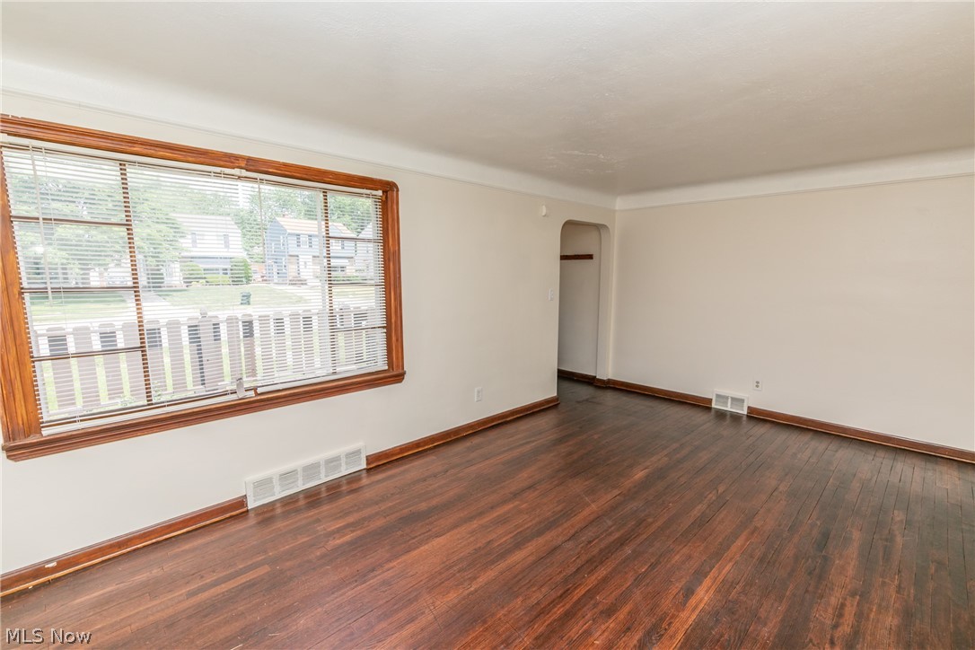 9521 Snow Road Cleveland, OH 44130 - Photo 25 of 35