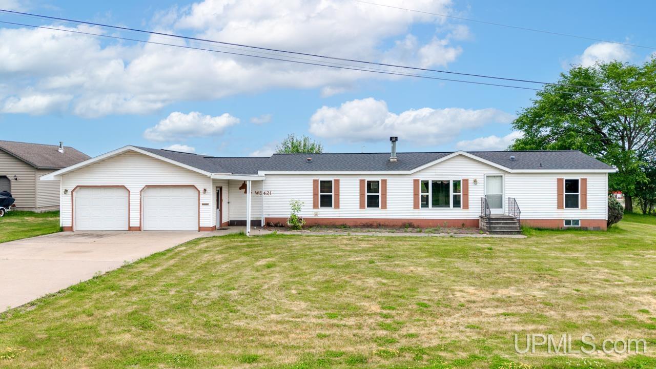 W5421 Ranch Road Norway, MI 49870 - Photo 1 of 30