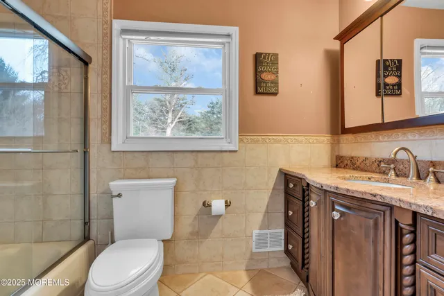 $4,800 | 14 Regina Road, Morganville, NJ 07751