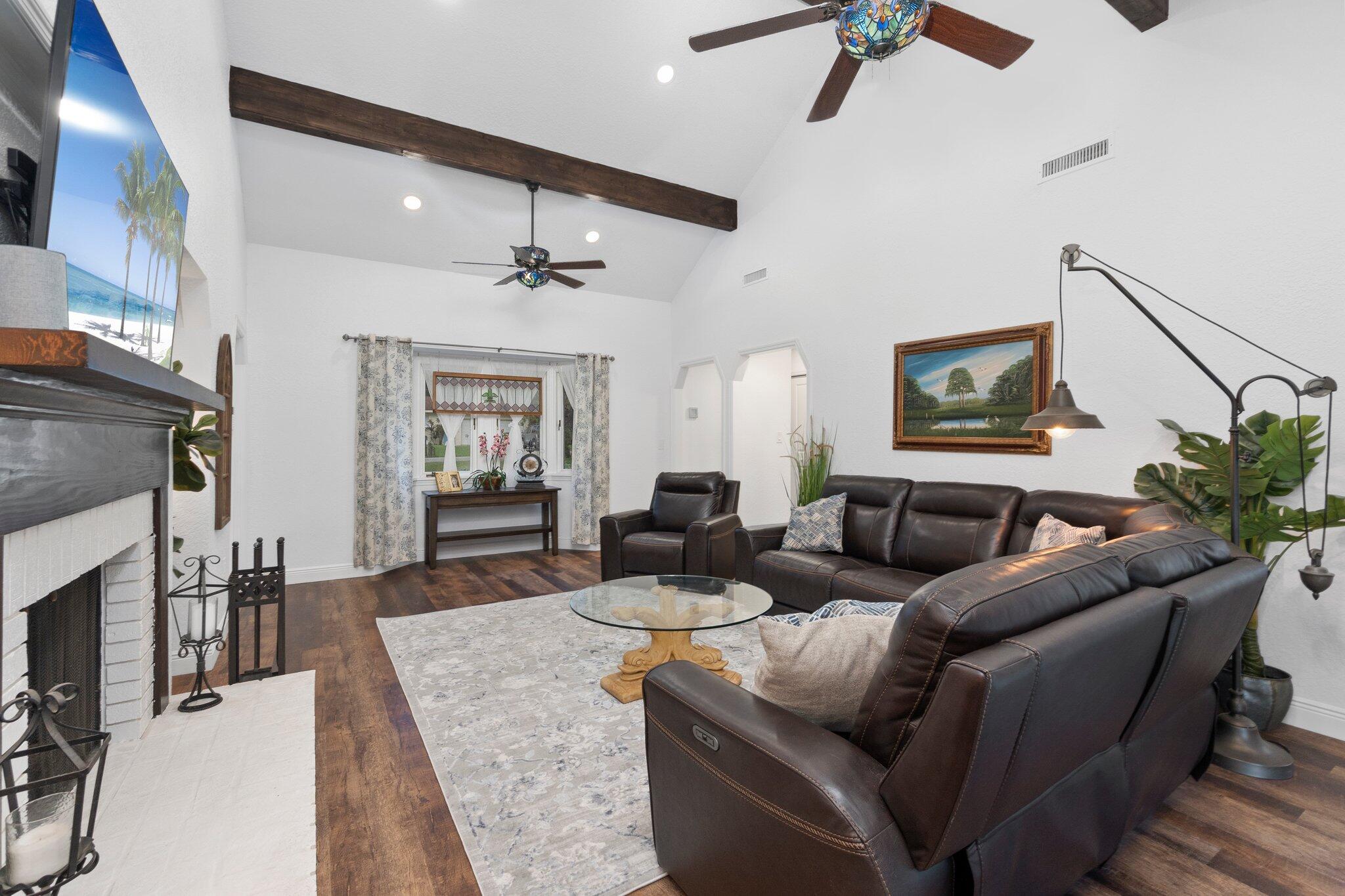 206 York Drive Cocoa, FL 32926 - Photo 17 of 60 Living Room