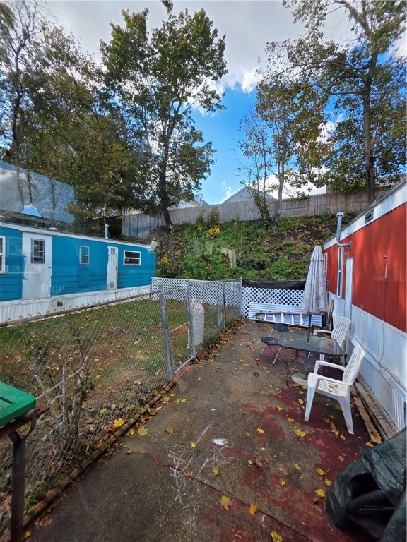 67 Alfa Drive Pawtucket, RI 02860 - Photo 4 of 20