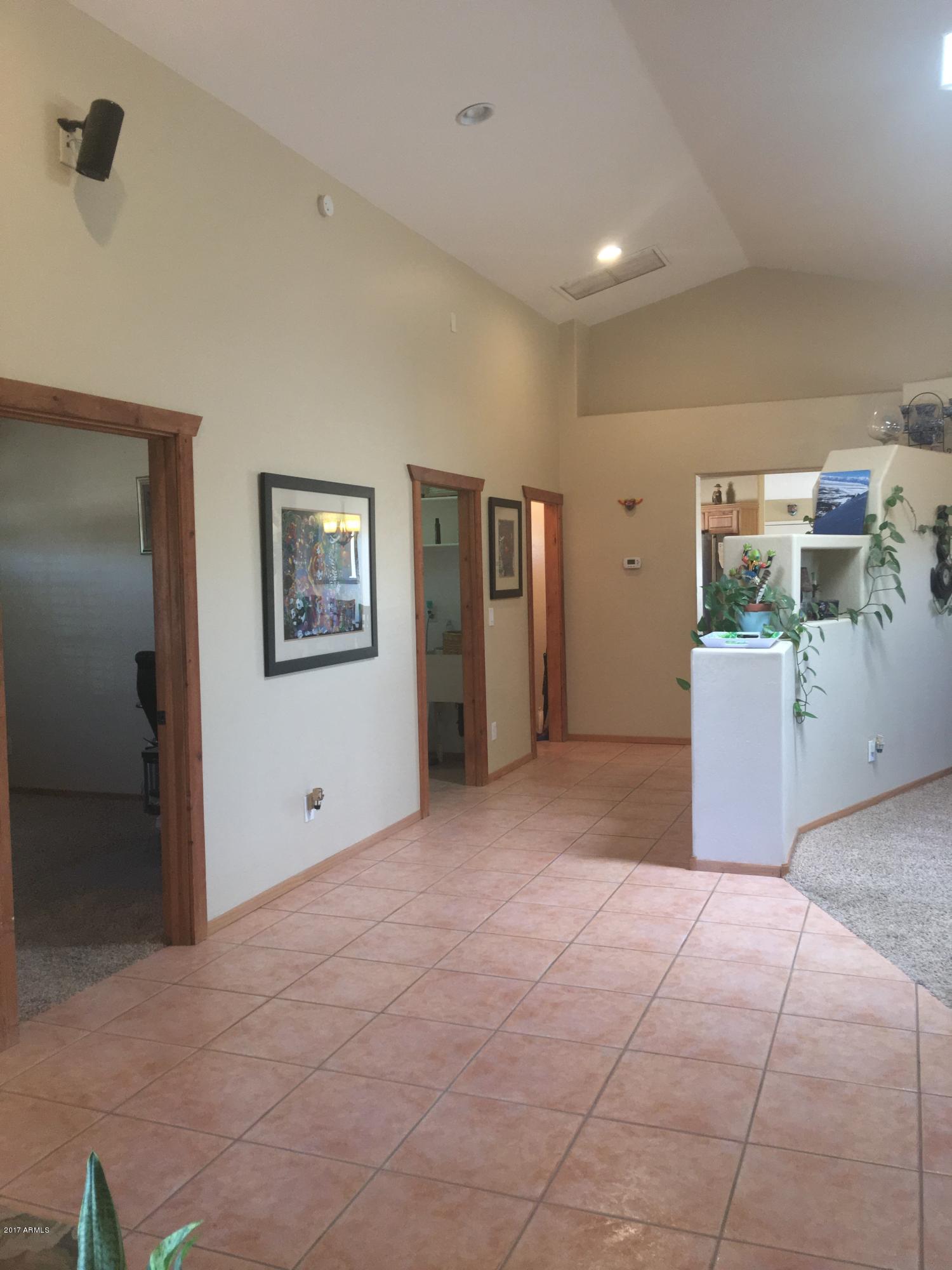 1356 East Cloud Road Phoenix, AZ 85086 - Photo 23 of 38 Living1
