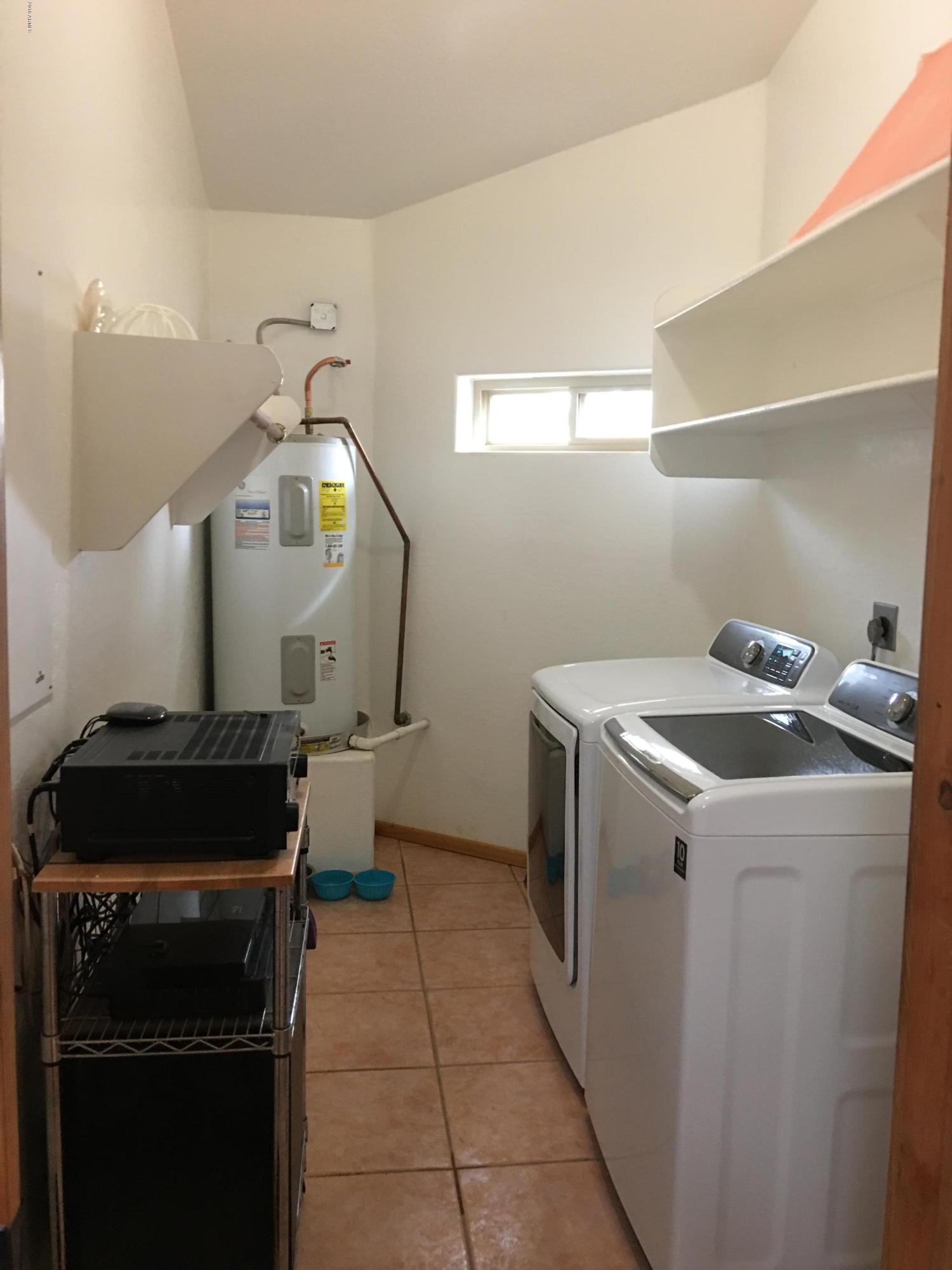 1356 East Cloud Road Phoenix, AZ 85086 - Photo 25 of 38 Laundry