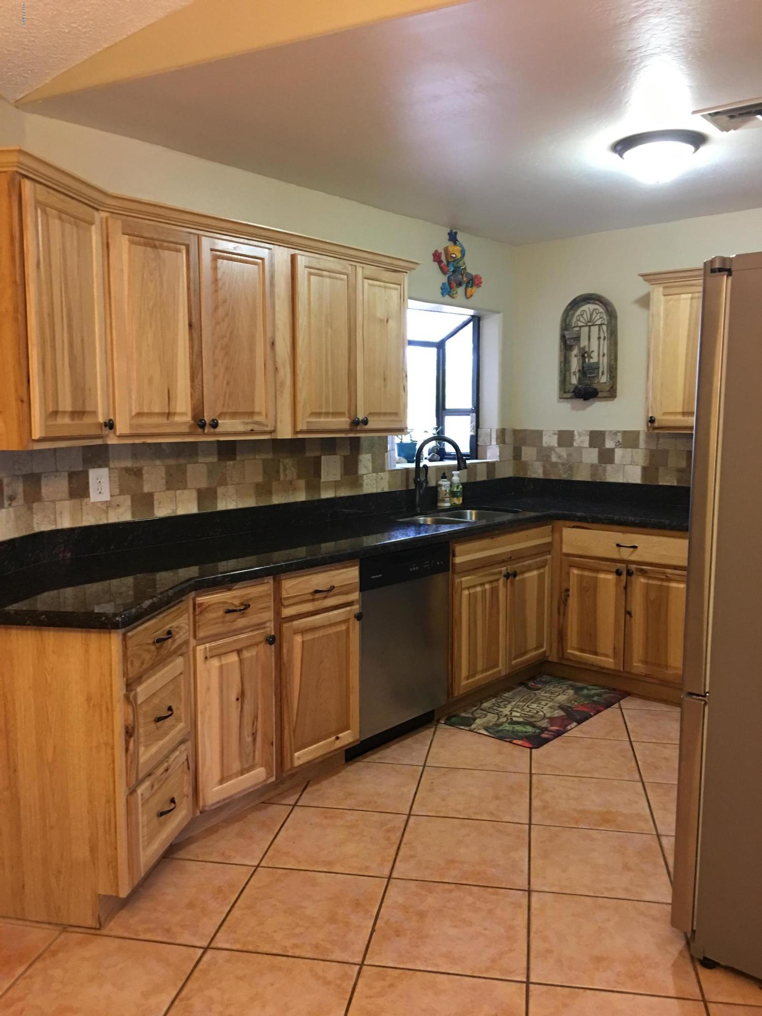 1356 East Cloud Road Phoenix, AZ 85086 - Photo 8 of 38 Kitchen