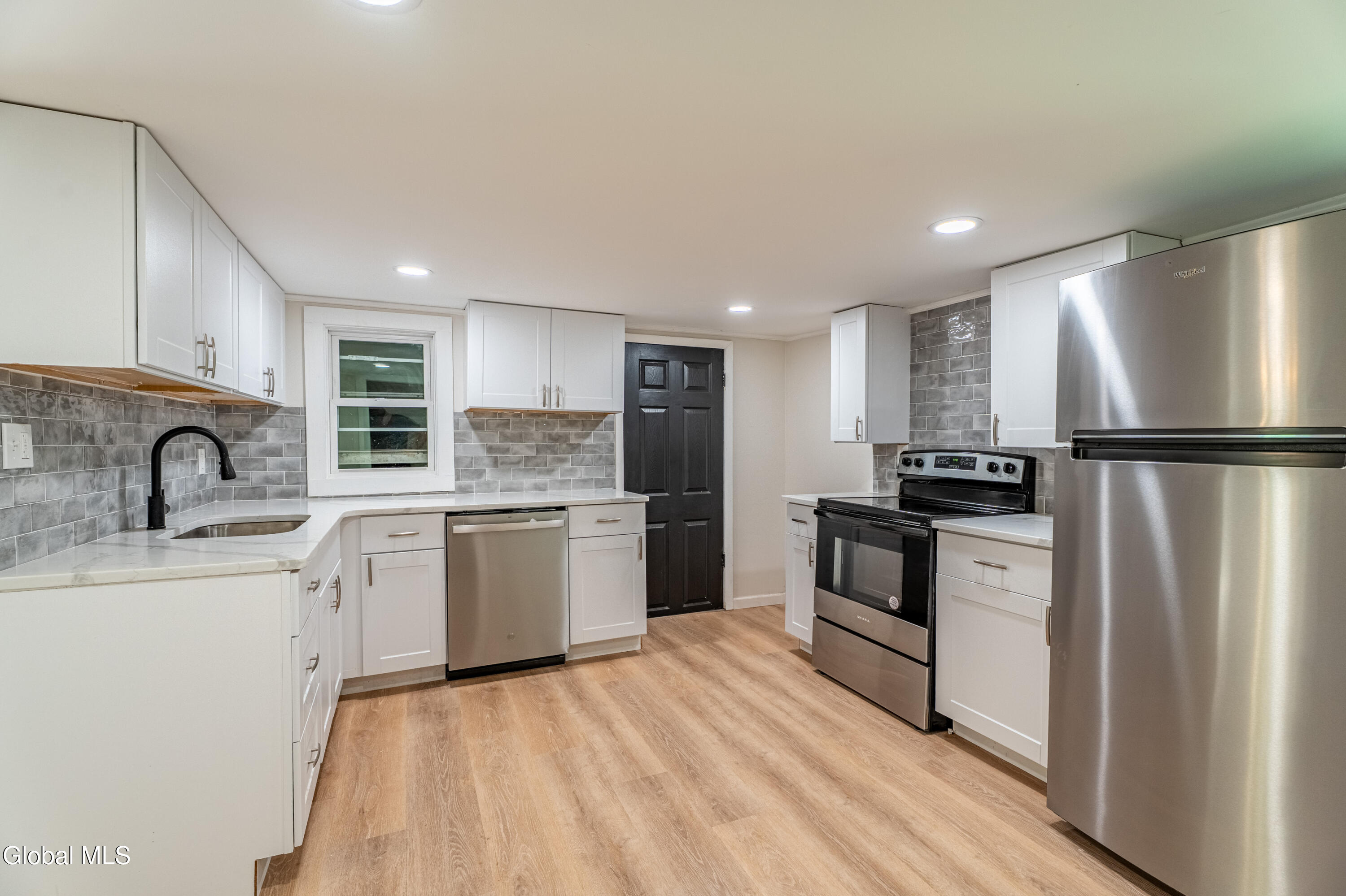 925 Washout Road Glenville, NY 12302 - Photo 8 of 25 925 Washout-10