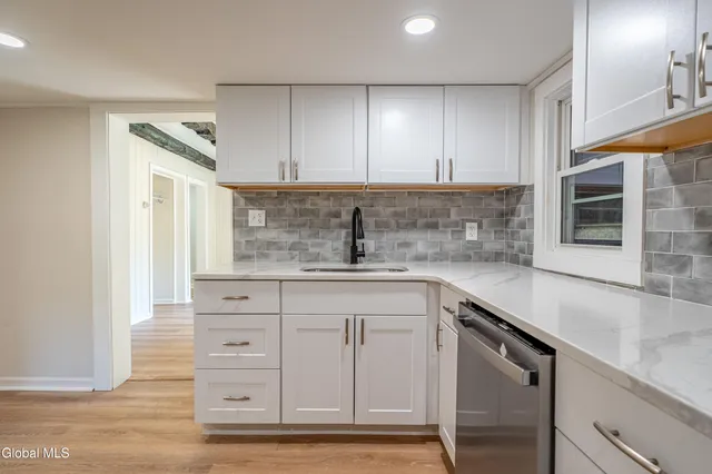 $229,999 | 925 Washout Road, Glenville, NY 12302