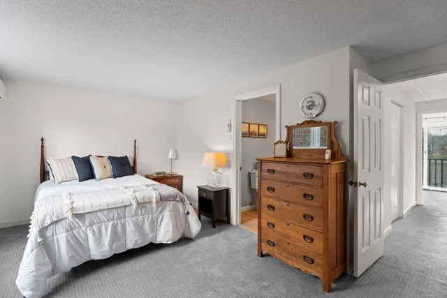 $445,000 | 3 Whitehall Pond, Unit 3, Stonington, CT 06355