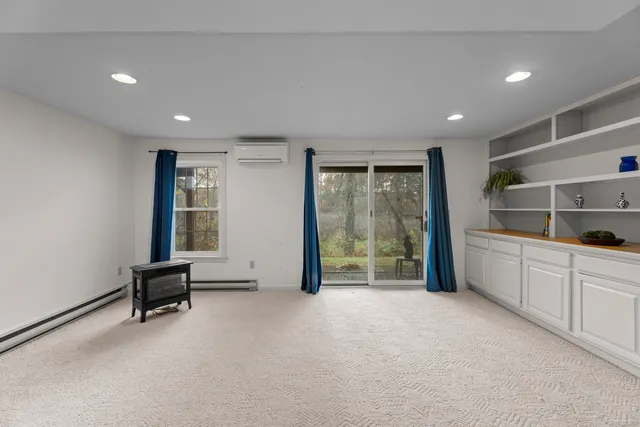 $445,000 | 3 Whitehall Pond, Unit 3, Stonington, CT 06355