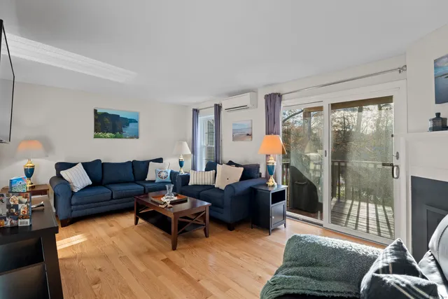 $445,000 | 3 Whitehall Pond, Unit 3, Stonington, CT 06355