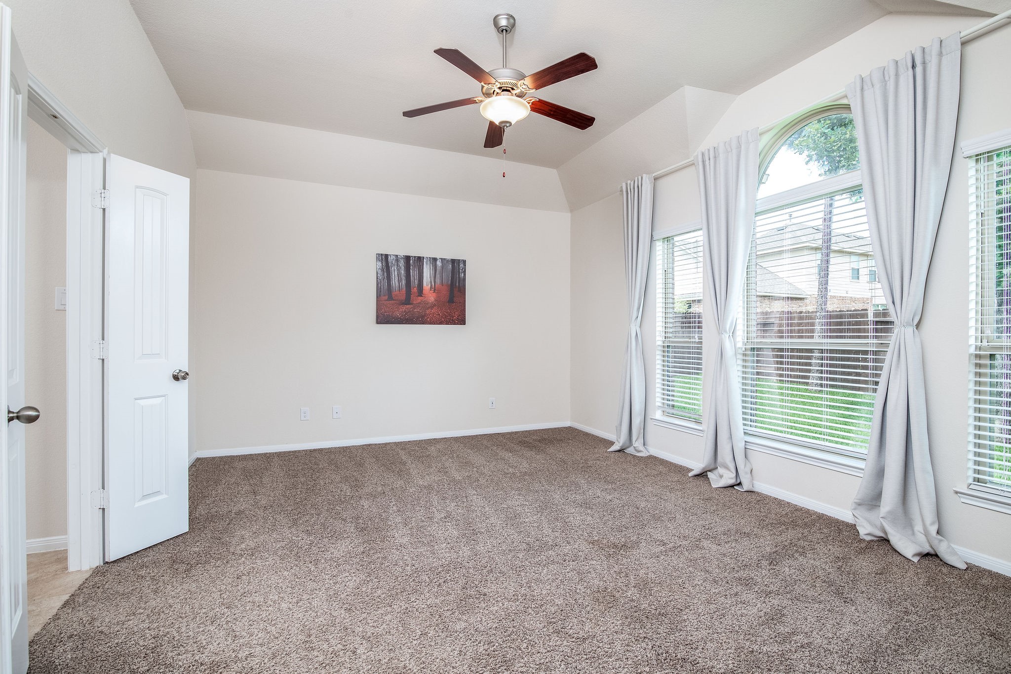 14014 Sand Ridge Crossing Conroe, TX 77384 - Photo 15 of 24 Nice size primary room