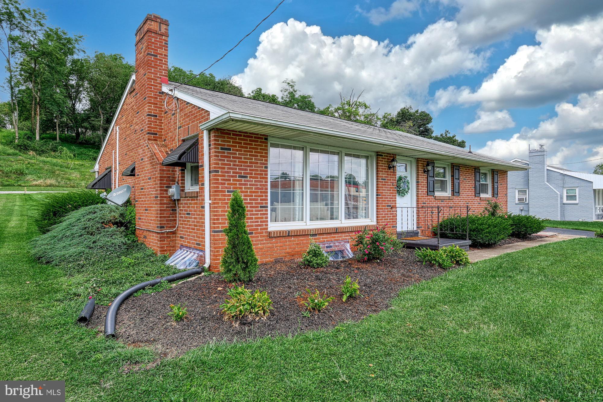 299 Old Hanover Road Spring Grove, PA 17362 - Photo 4 of 47