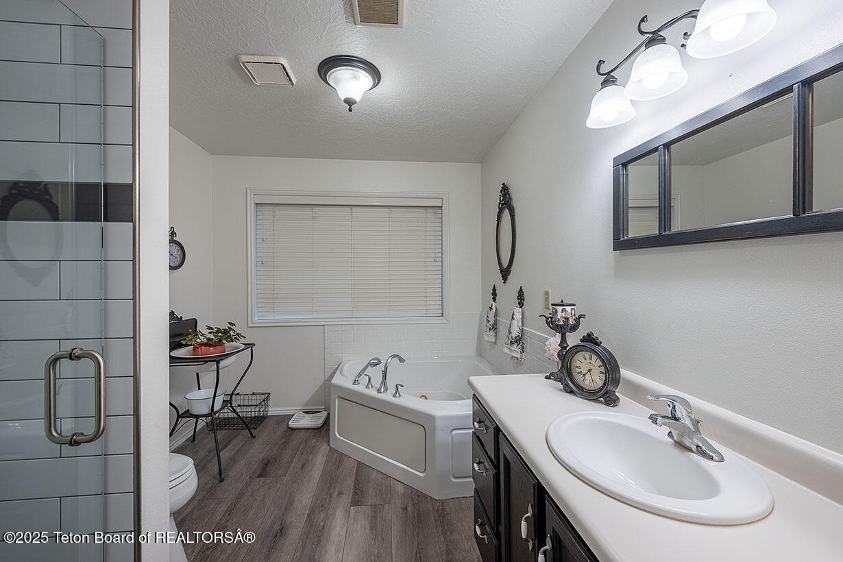 2810 Crow Creek Road Afton, WY 83110 - Photo 14 of 32 Sanchez int 7216