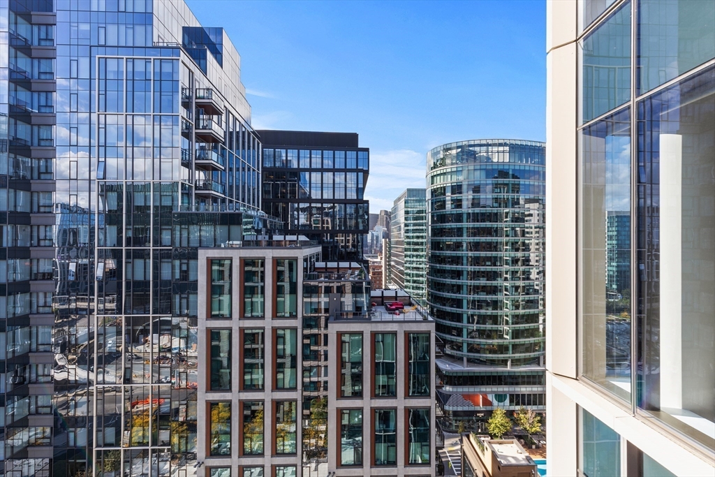 135 Seaport Boulevard, Unit 1807 Boston, MA 02210 - Photo 12 of 29