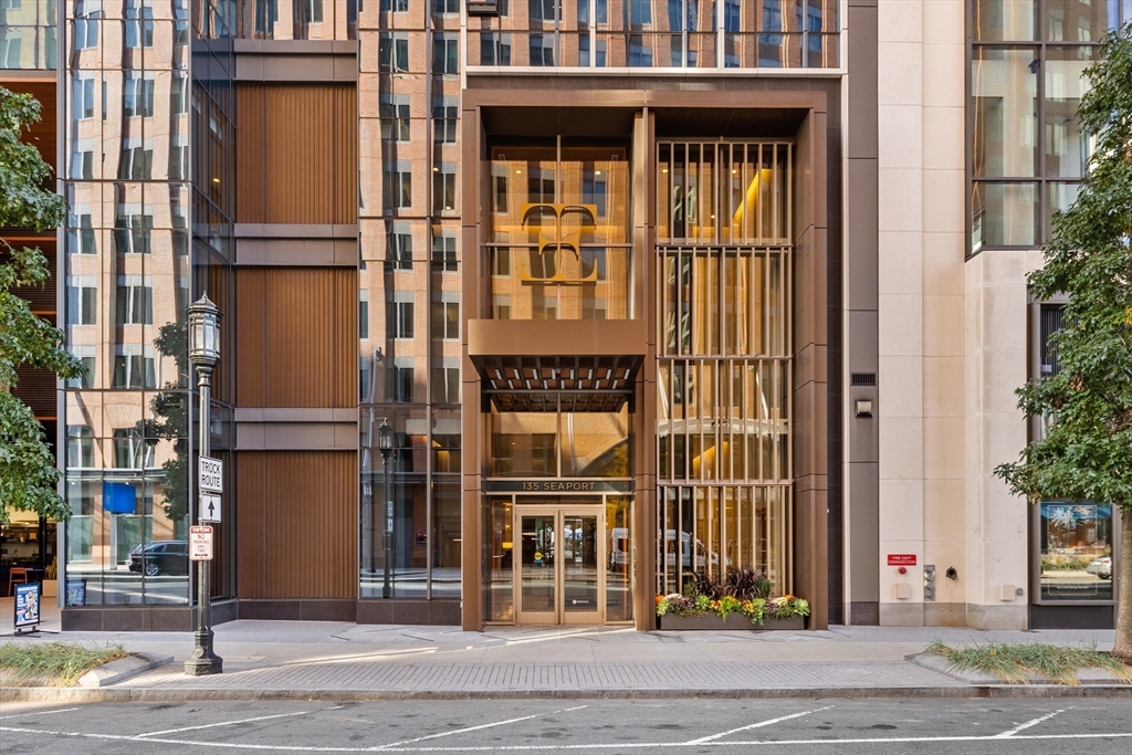 135 Seaport Boulevard, Unit 1807 Boston, MA 02210 - Photo 27 of 29