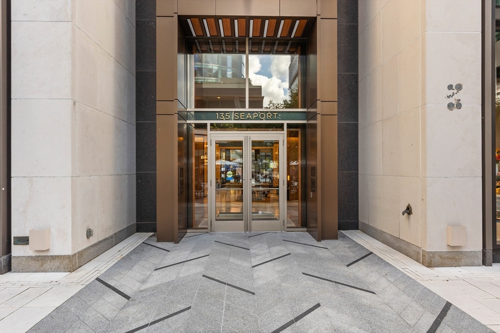 135 Seaport Boulevard, Unit 1807 Boston, MA 02210 - Photo 28 of 29