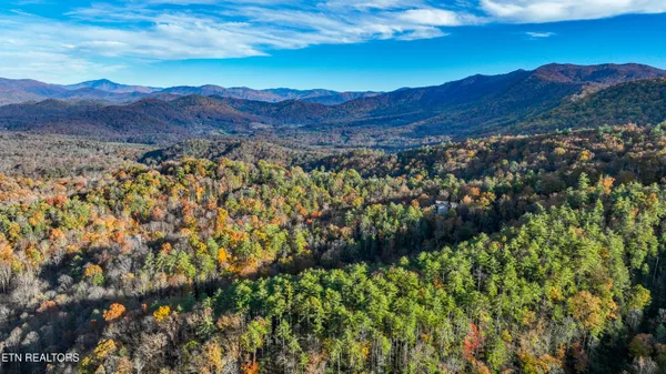 $299,900 | Bear Den Road, Townsend, TN 37882