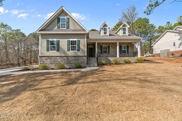 $544,900 | 180 Longleaf Drive, Seven Lakes, NC 27376