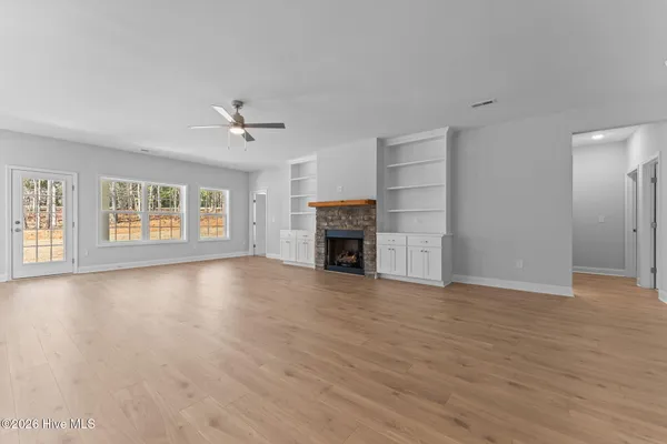 $544,900 | 180 Longleaf Drive, Seven Lakes, NC 27376