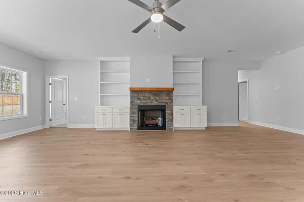 $544,900 | 180 Longleaf Drive, Seven Lakes, NC 27376