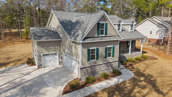$544,900 | 180 Longleaf Drive, Seven Lakes, NC 27376