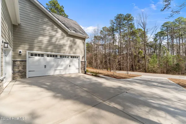 $544,900 | 180 Longleaf Drive, Seven Lakes, NC 27376