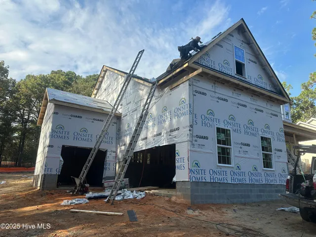 $575,000 | 180 Longleaf Drive, Seven Lakes, NC 27376