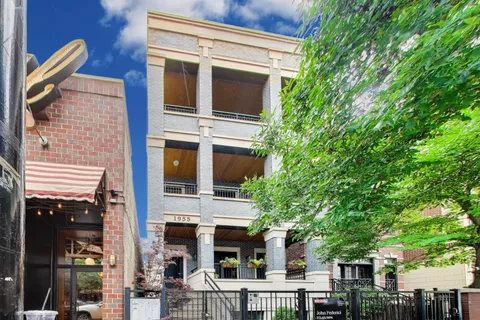 $1,400,000 | 1955 North Halsted Street, Unit 2, Chicago, IL 60614