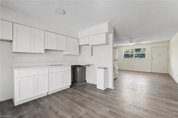 $995 | 1560 Colonial Boulevard, Unit 234, Fort Myers, FL 33907