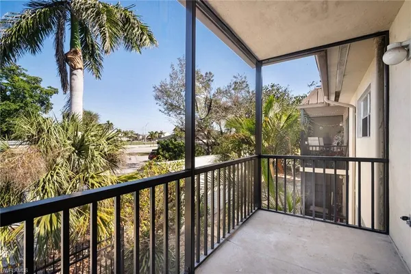 $995 | 1560 Colonial Boulevard, Unit 234, Fort Myers, FL 33907