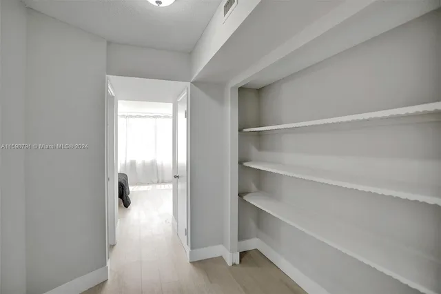 $259,000 | 1770 Northeast 191st Street, Unit 7161, Miami, FL 33179