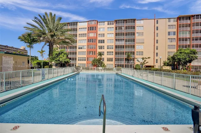 $259,000 | 1770 Northeast 191st Street, Unit 7161, Miami, FL 33179