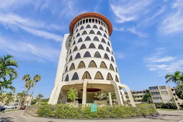 $259,000 | 1770 Northeast 191st Street, Unit 7161, Miami, FL 33179