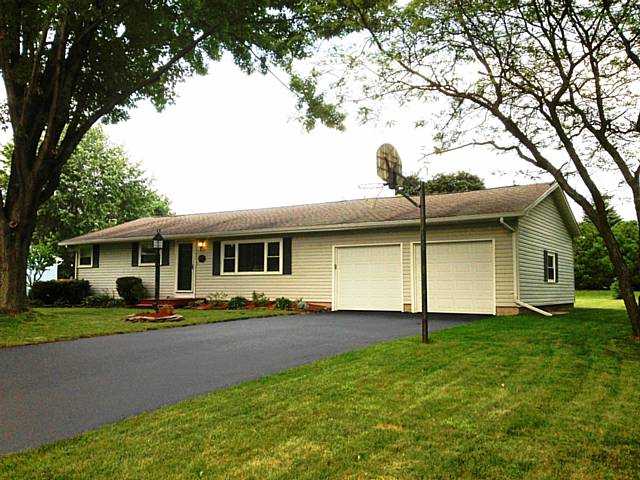457 Wildbriar Road Henrietta, NY 14623 - Photo 1 of 1 Exterior Front