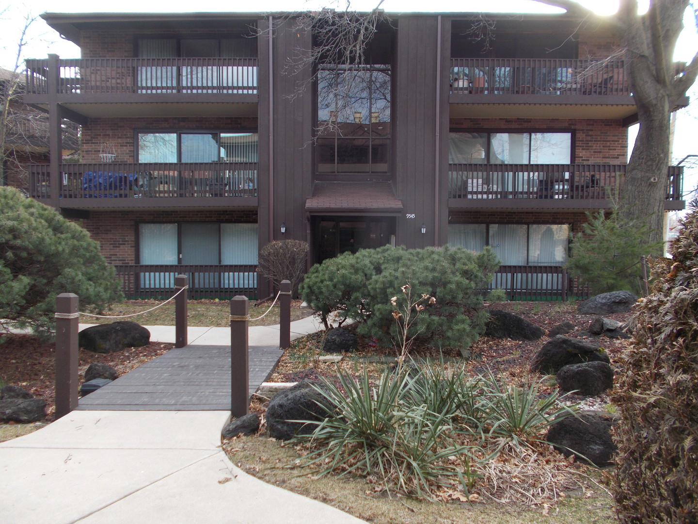 9545 SW Highway, Unit 5 Oak Lawn, IL 60453 - Photo 1 of 24