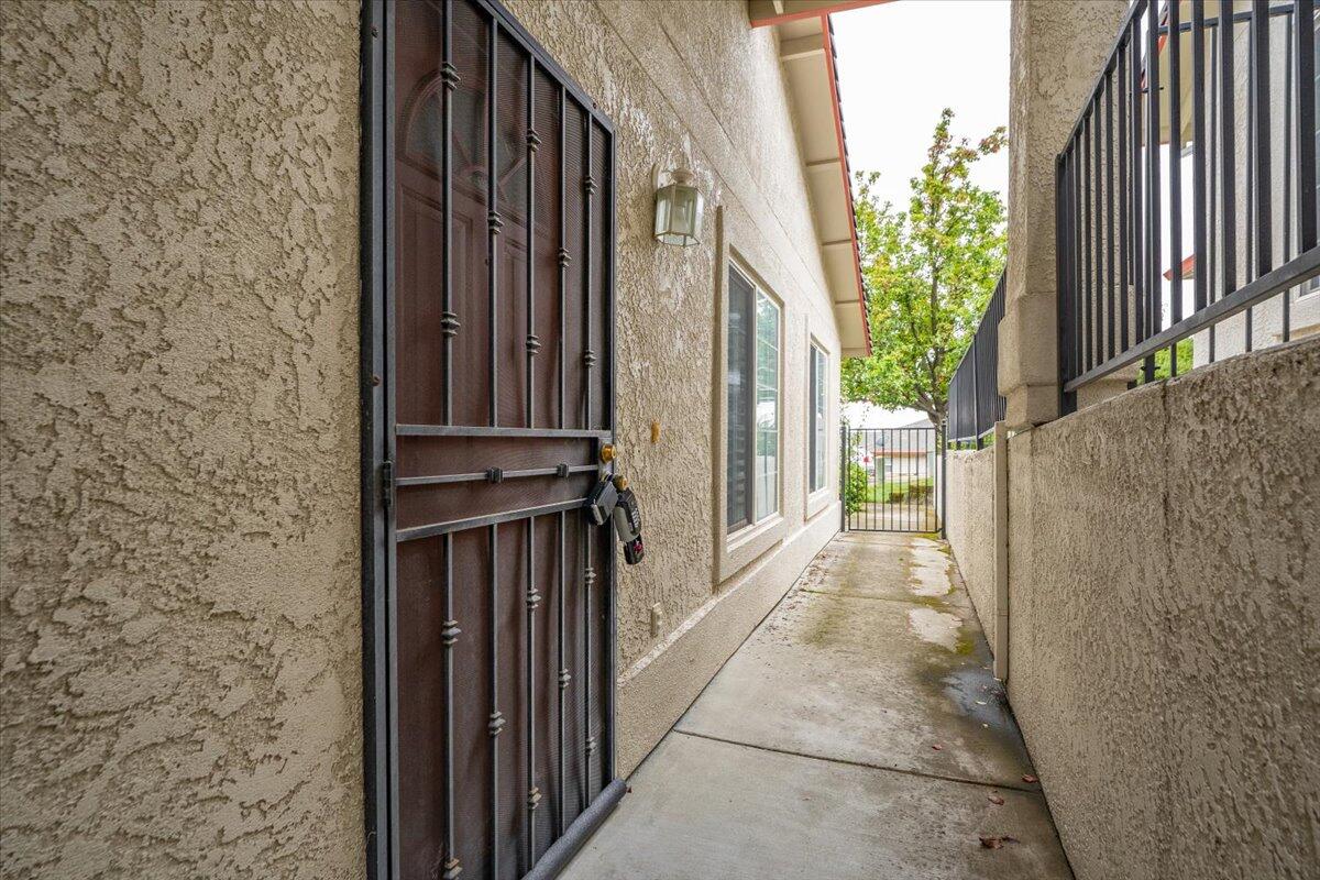 738 Stonebriar Trail Redding, CA 96003 - Photo 30 of 40 a view of a pathway of a building