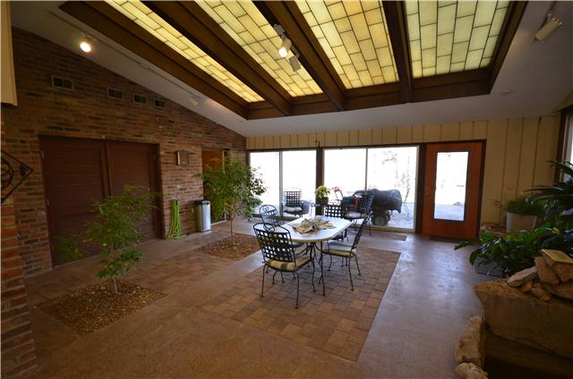 434 Winding Way Road Clarksville, TN 37043 - Photo 9 of 20 Interior Courtyard