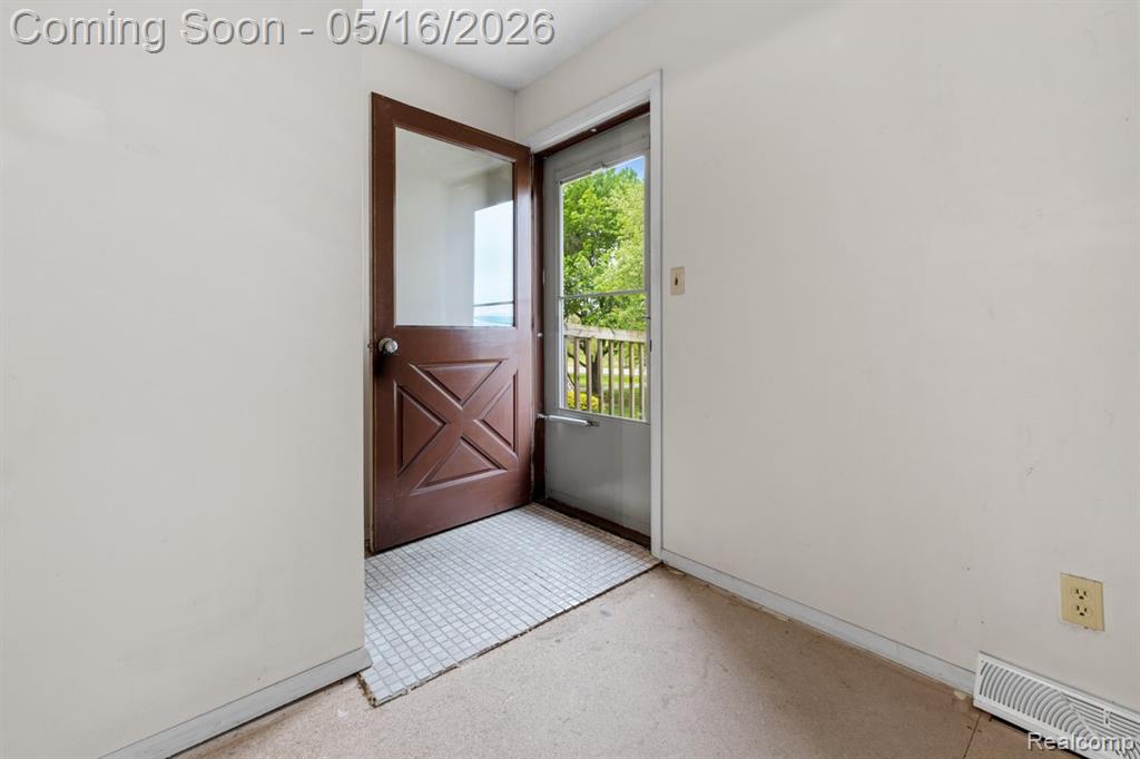 12489 Jennings Road Linden, MI 48451 - Photo 4 of 31 Gallery Image 4