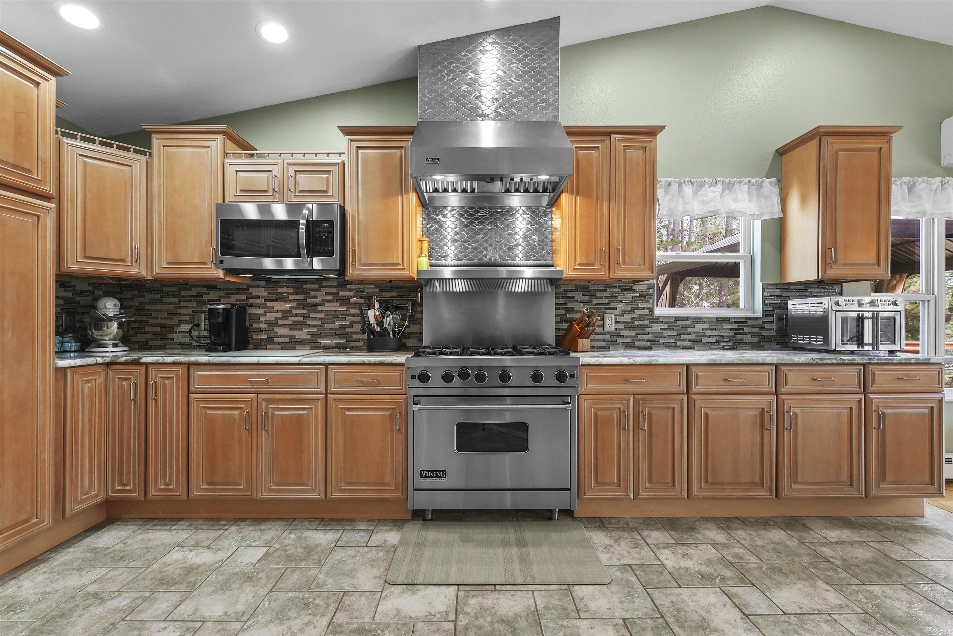 1660 High Road Roscommon, MI 48653 - Photo 11 of 68 1933741-425cc8db-1f7c-4ca3-ba0f-585adb028cb7.JPG