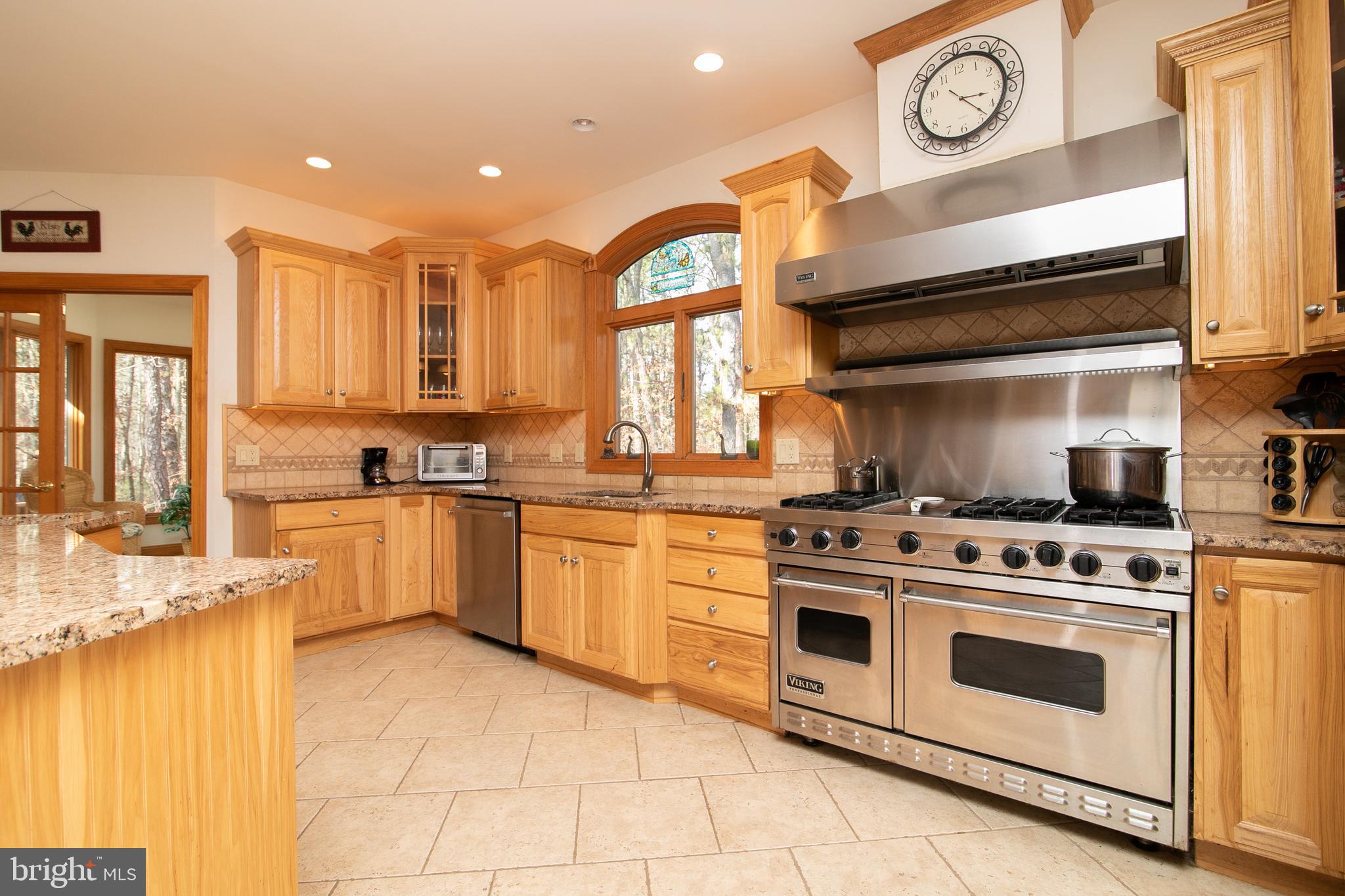 290 Hopewell Road Medford, NJ 08055 - Photo 20 of 64 STAINLESS VIKING gas range with double oven