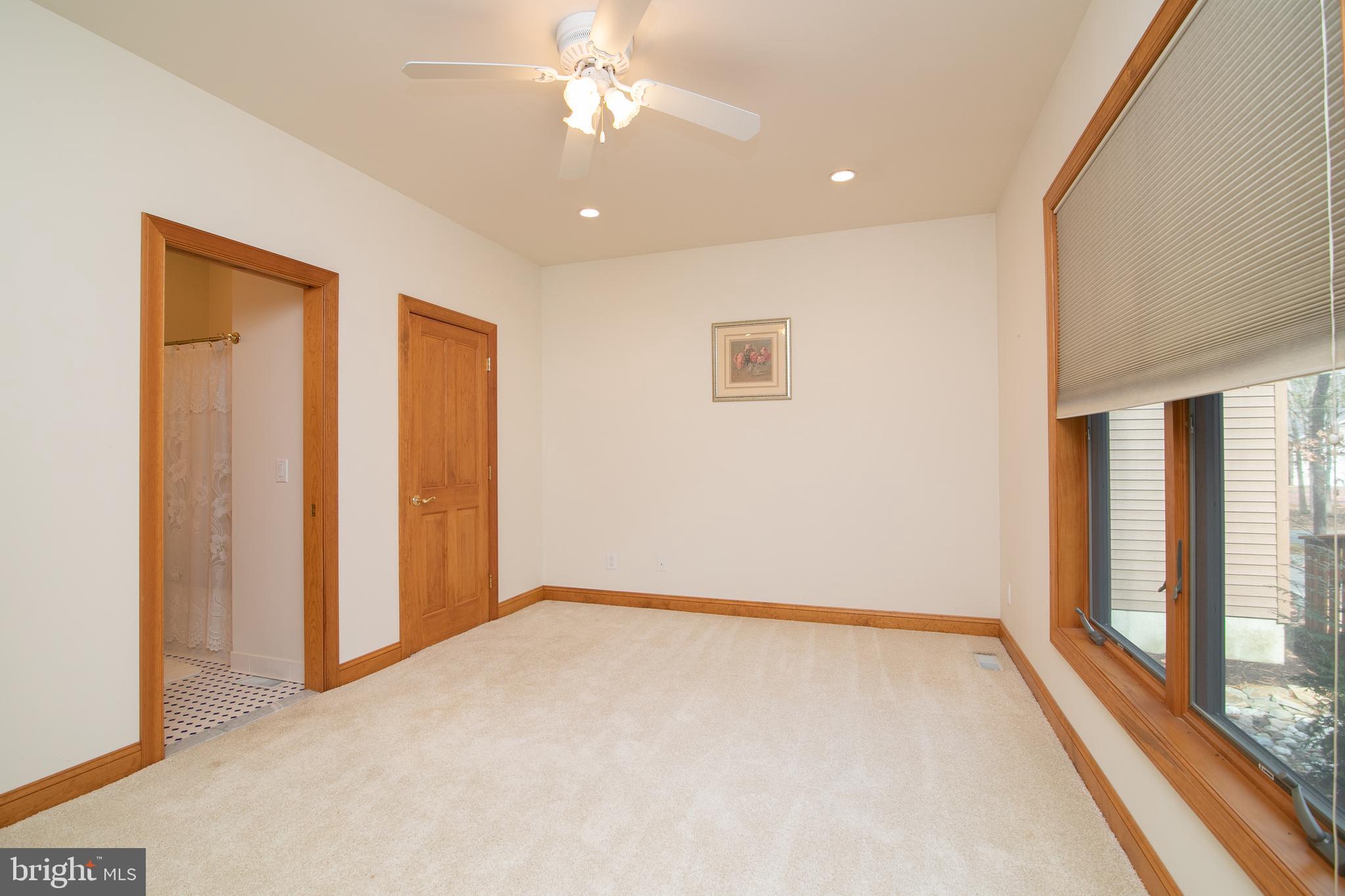 290 Hopewell Road Medford, NJ 08055 - Photo 30 of 64 Main floor bedroom with bathroom
