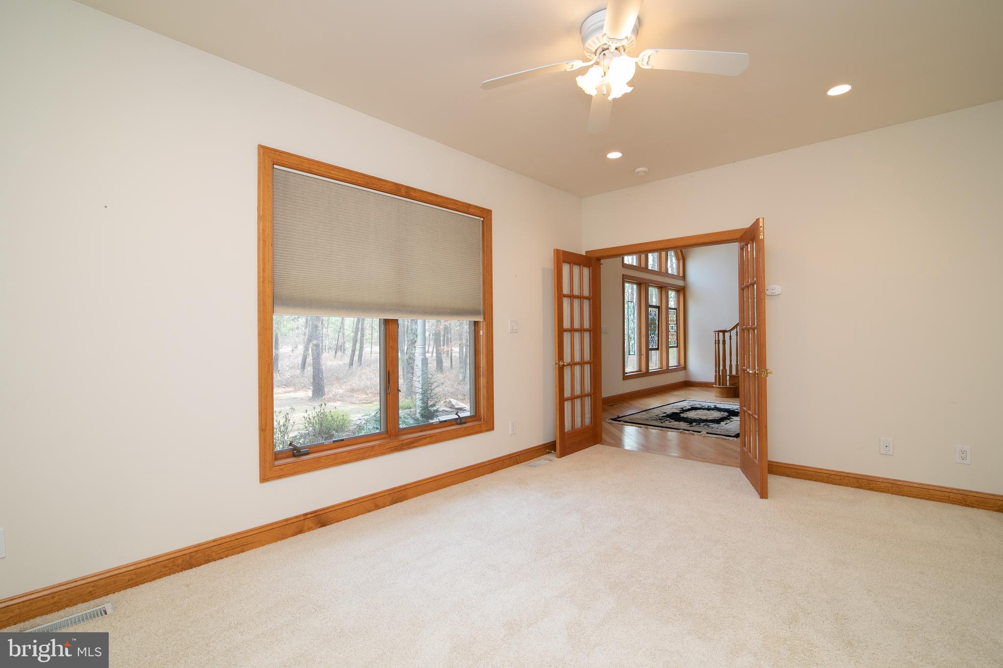 290 Hopewell Road Medford, NJ 08055 - Photo 31 of 64 Main floor bedroom with bathroom