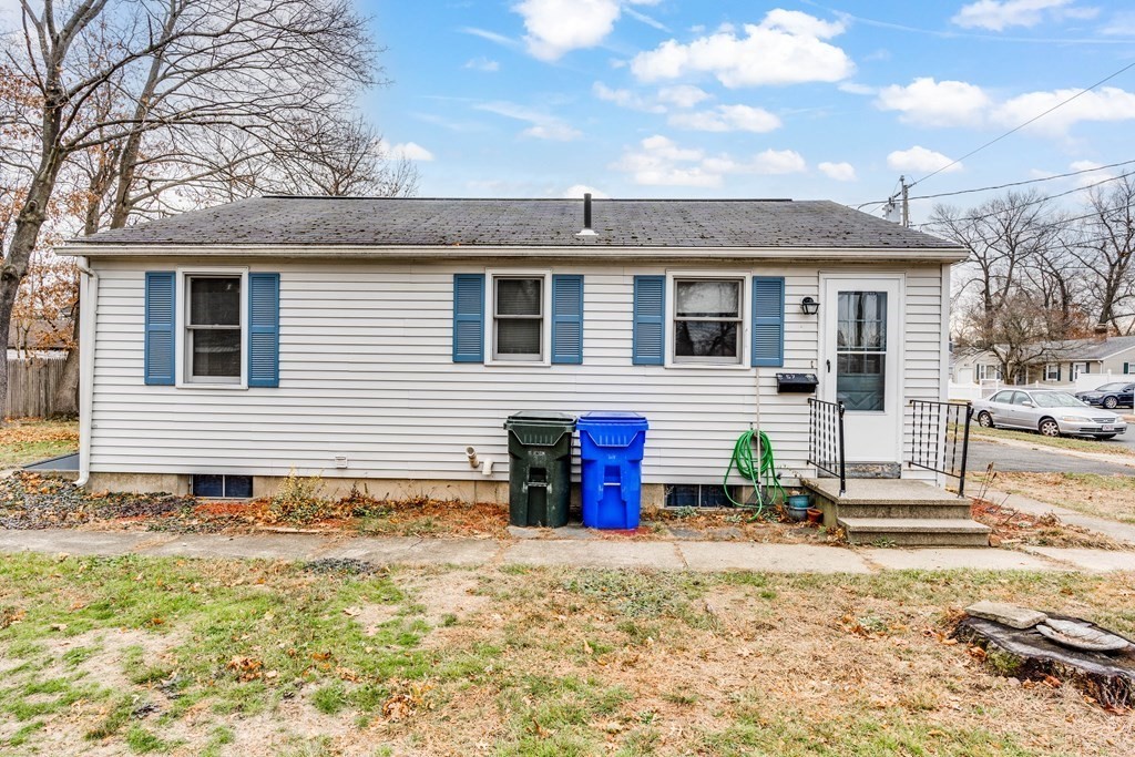 57 Champlain Street Springfield, MA 01151 - Photo 2 of 22 Gallery Image 2